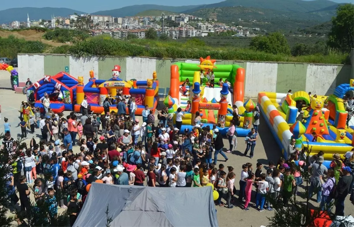 Erdek\'te Öğrenci Şenliği Yapıldı