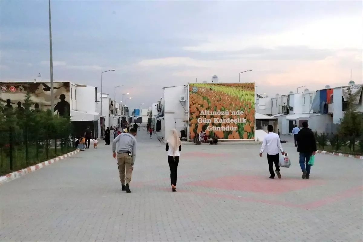 Hatay\'da Konteyner Kentte İlk İftar