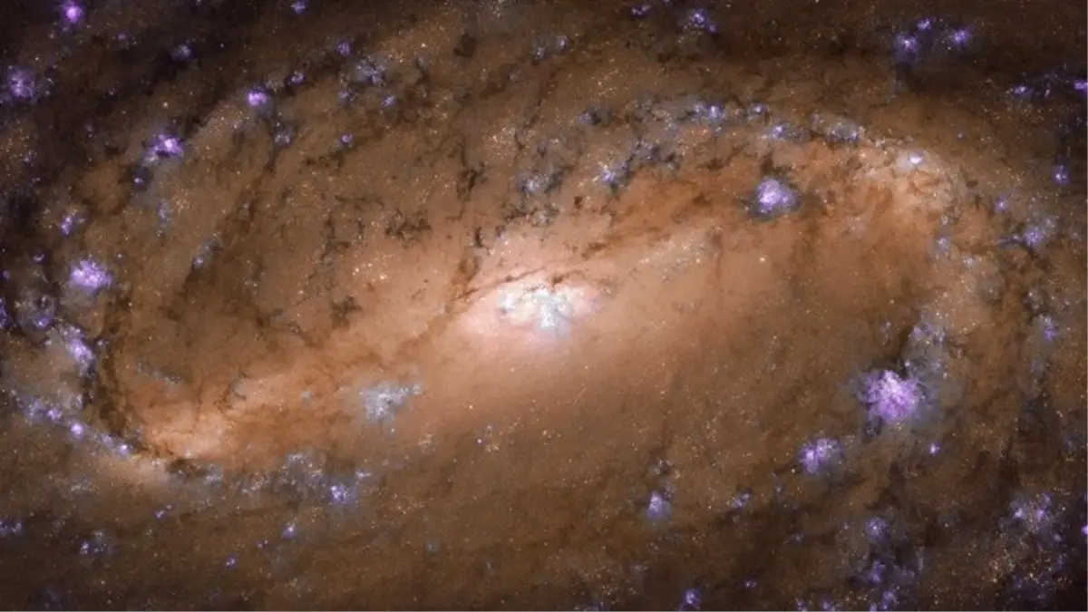 Hubble\'dan Hayran Kalacağınız Arketipik Sarmal Galaksi Fotoğrafı