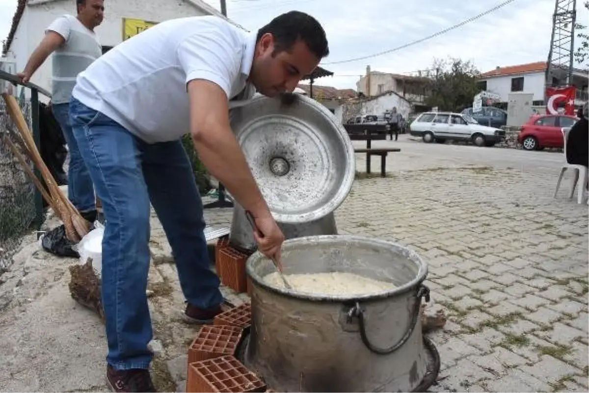 İptal Edilen Taş Ocağı İçin Keşkek Pişirdiler, Davullu Zurnalı Kutlama Yaptılar