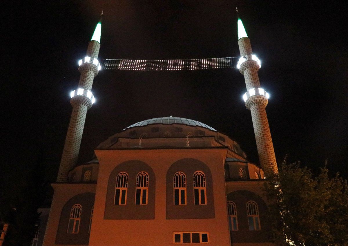 İzmir\'de İlk Sahur Yapıldı