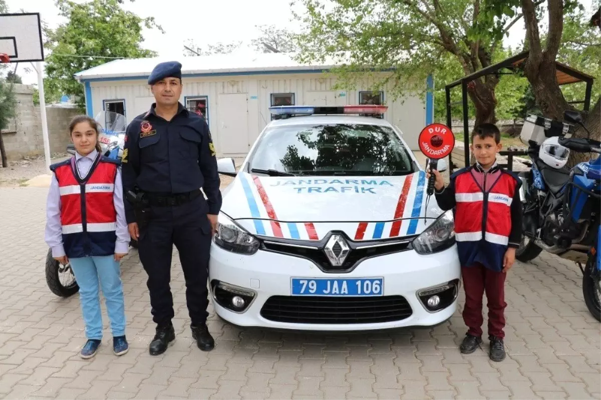 Jandarma Trafik Haftasını Öğrenciler ile Kutladı