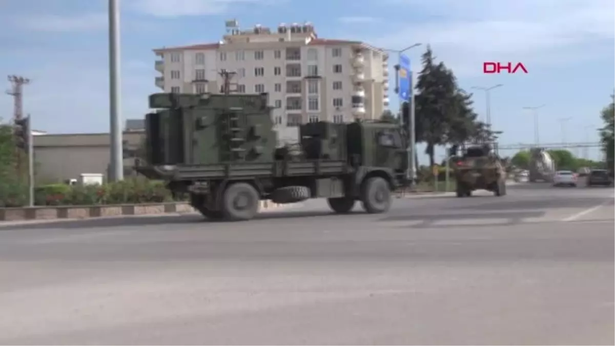 Kilis Suriye Sınırına Zırhlı ve Sinyal Kesici Araç Sevkiyatı