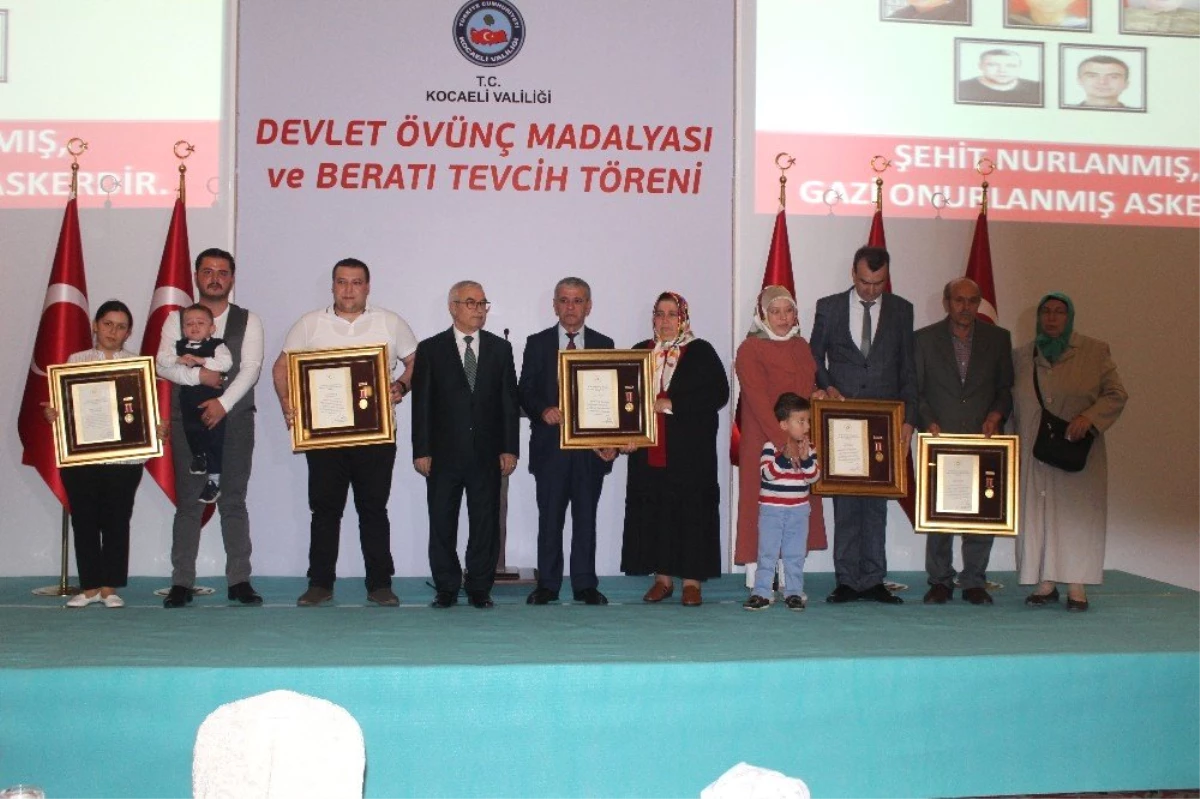 Kocaeli\'de Şehit Ailesi ve Gazilere Devlet Övünç Madalyası Verildi