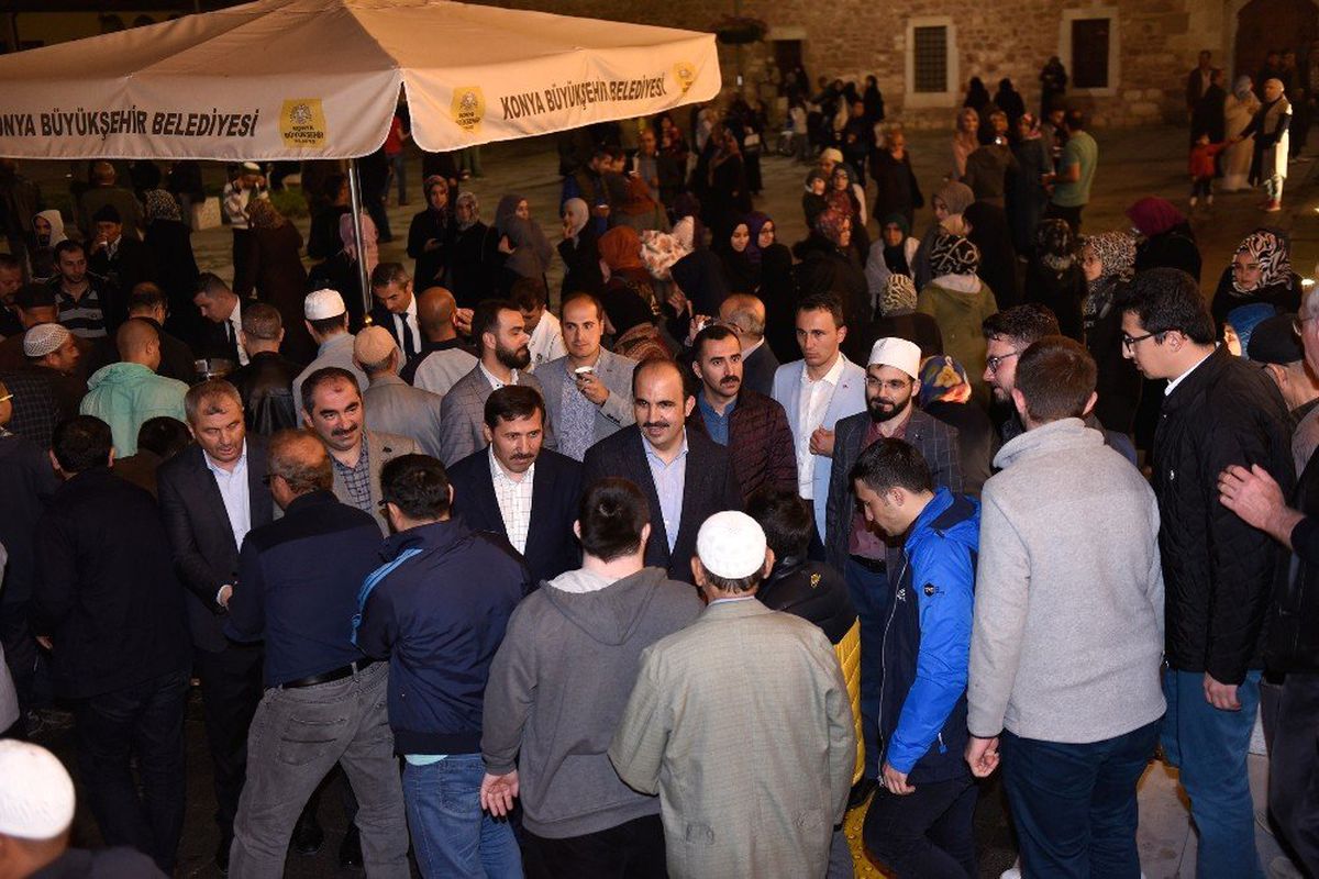 Konya\'da Ramazan Ayının İlk Teravih Coşkusu Yaşandı