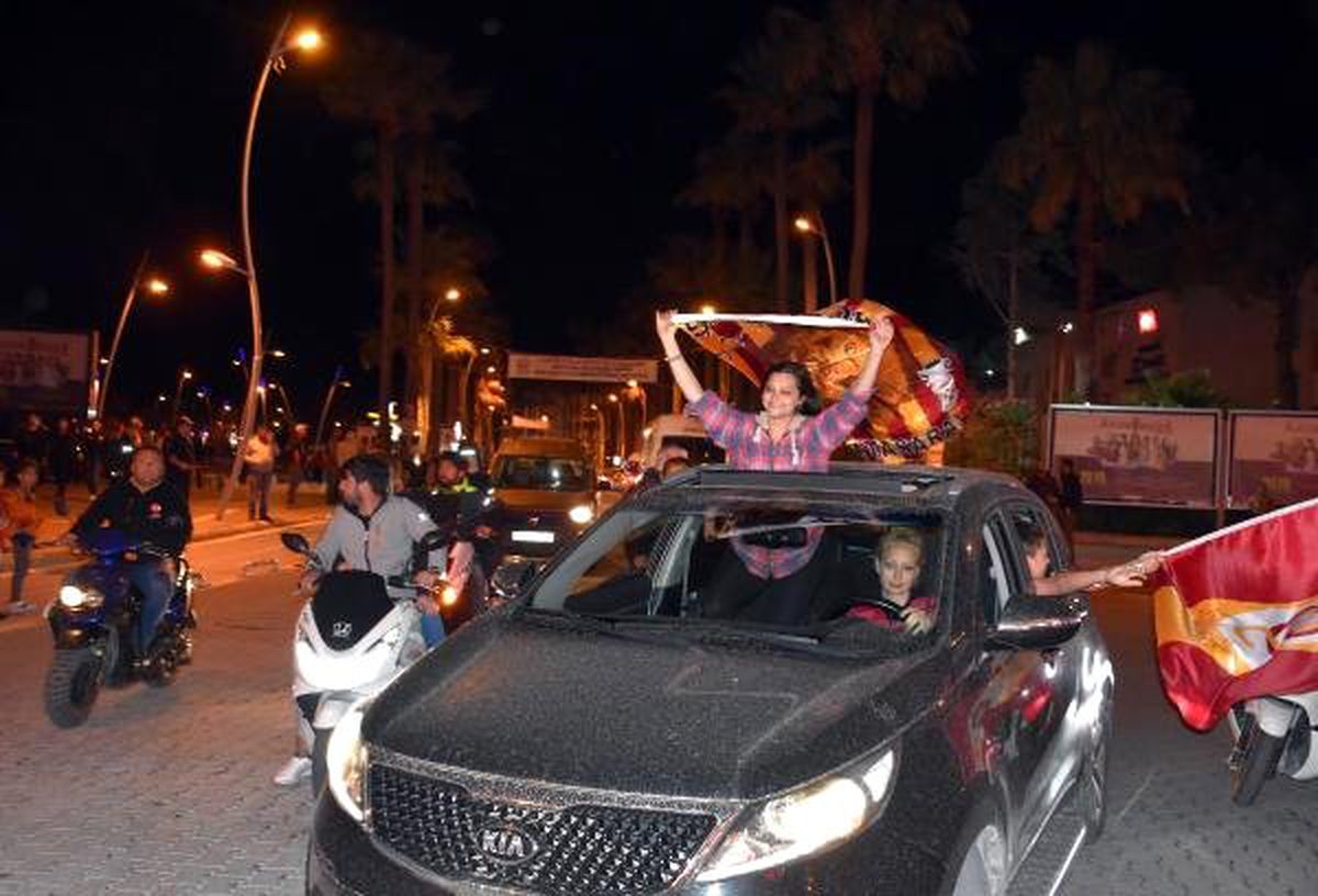 Marmaris\'te Galatasaray Taraftarı Coştu