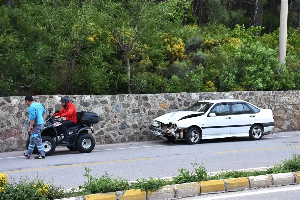 Muğla\'da Otomobille Atv Çarpıştı: 2 Yaralı