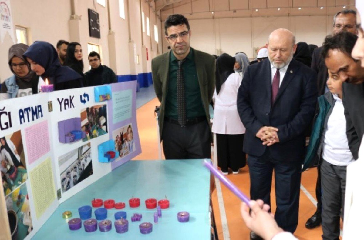 Patnos 15 Temmuz Şehitleri Anadolu İmam Hatip Lisesi Tarafından Tübitak Bilim Fuarı Düzenlendi