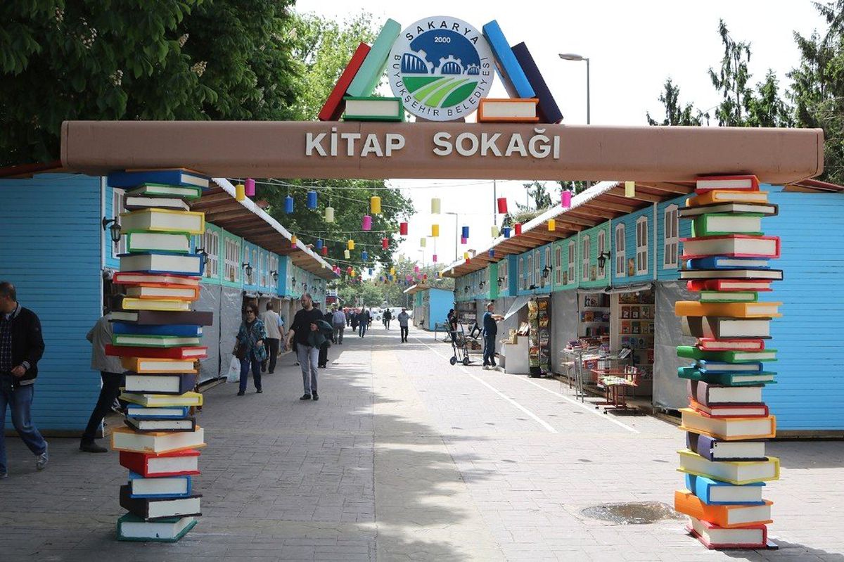 Ramazan Kitap Sokağı Bulvar\'da