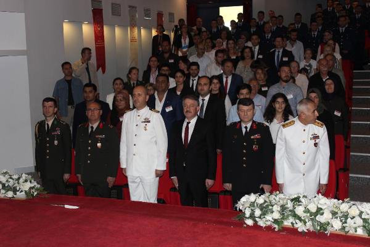 Şehit Ailelerine ve Gazilere Devlet Övünç Madalyası ve Beratı Verildi