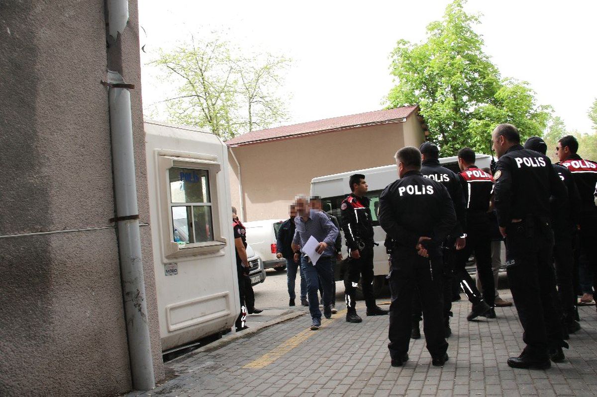 Şehit Cenazesinde Gözaltına Alınan 34 Kişiden 27\'si Adliyeye Getirildi