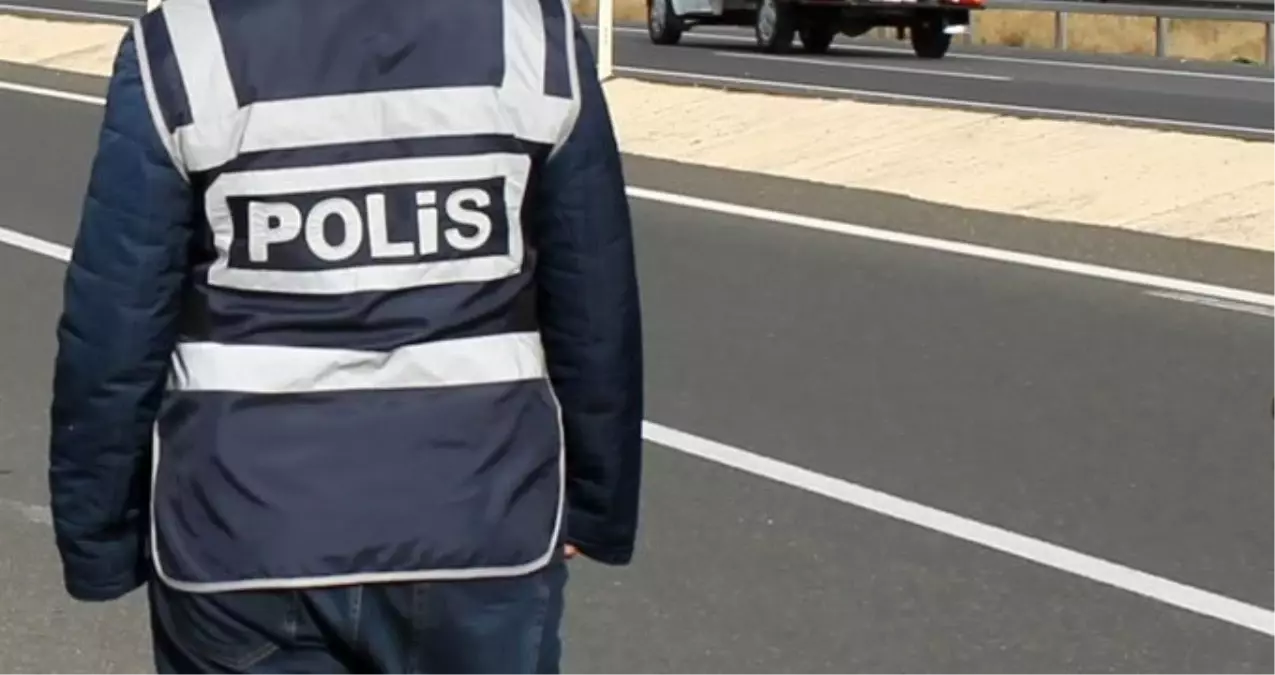 Ankara\'da Polis Uygulama Noktasına Araç Daldı: 1 Polis Memuru Şehit Oldu