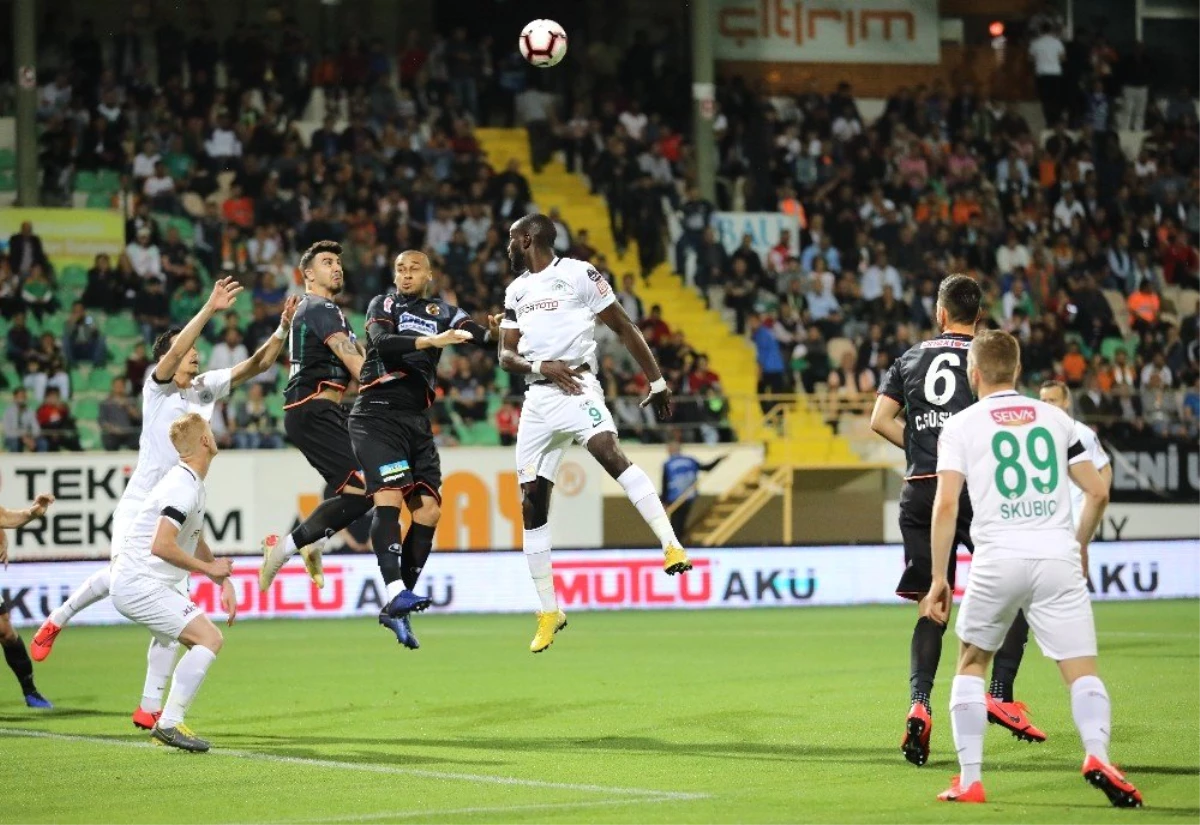 Spor Toto Süper Lig: Aytemiz Alanyaspor: 1 - Atiker Konyaspor: 2 (İlk Yarı)