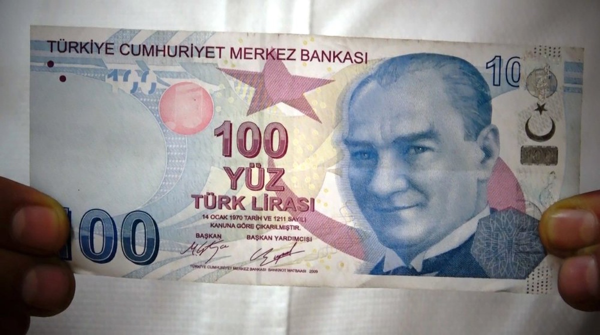 Üzerinde 10 Yazan 100 Liralık Banknot Görenleri Şaşırttı
