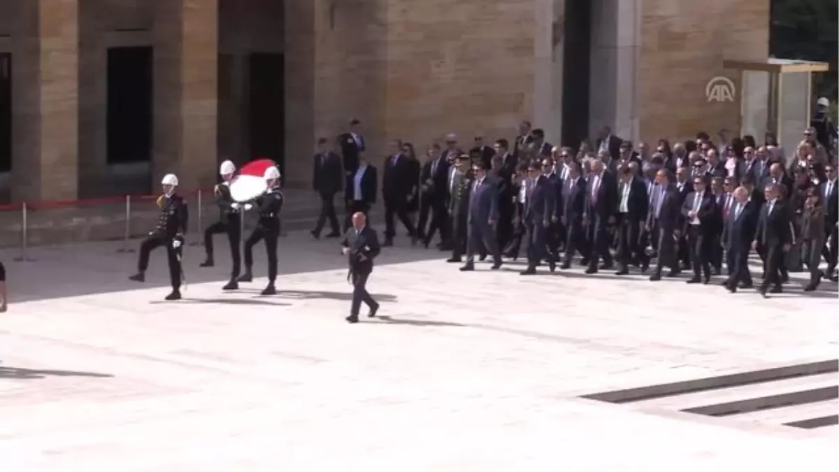 Vakıflar Genel Müdürlüğü Heyetinden Anıtkabir\'e Ziyaret