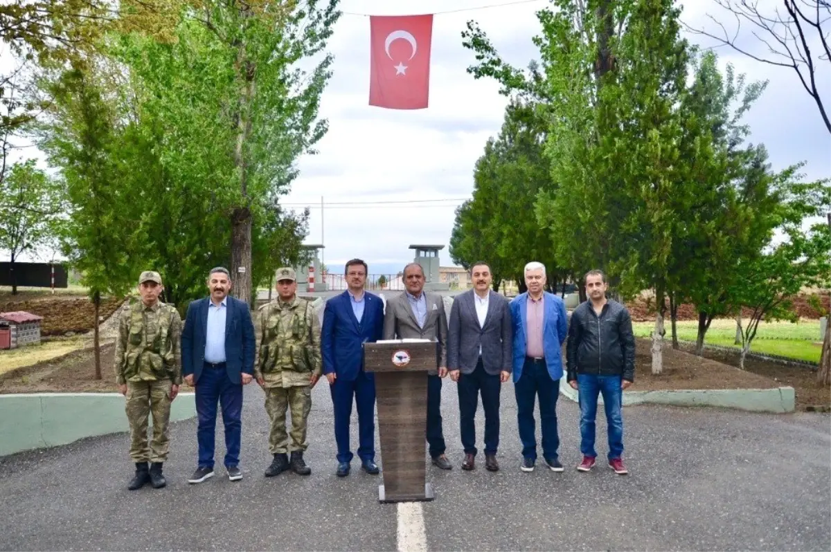 Vali Ünlü, Alican Sınır Karakolunu Ziyaret Etti