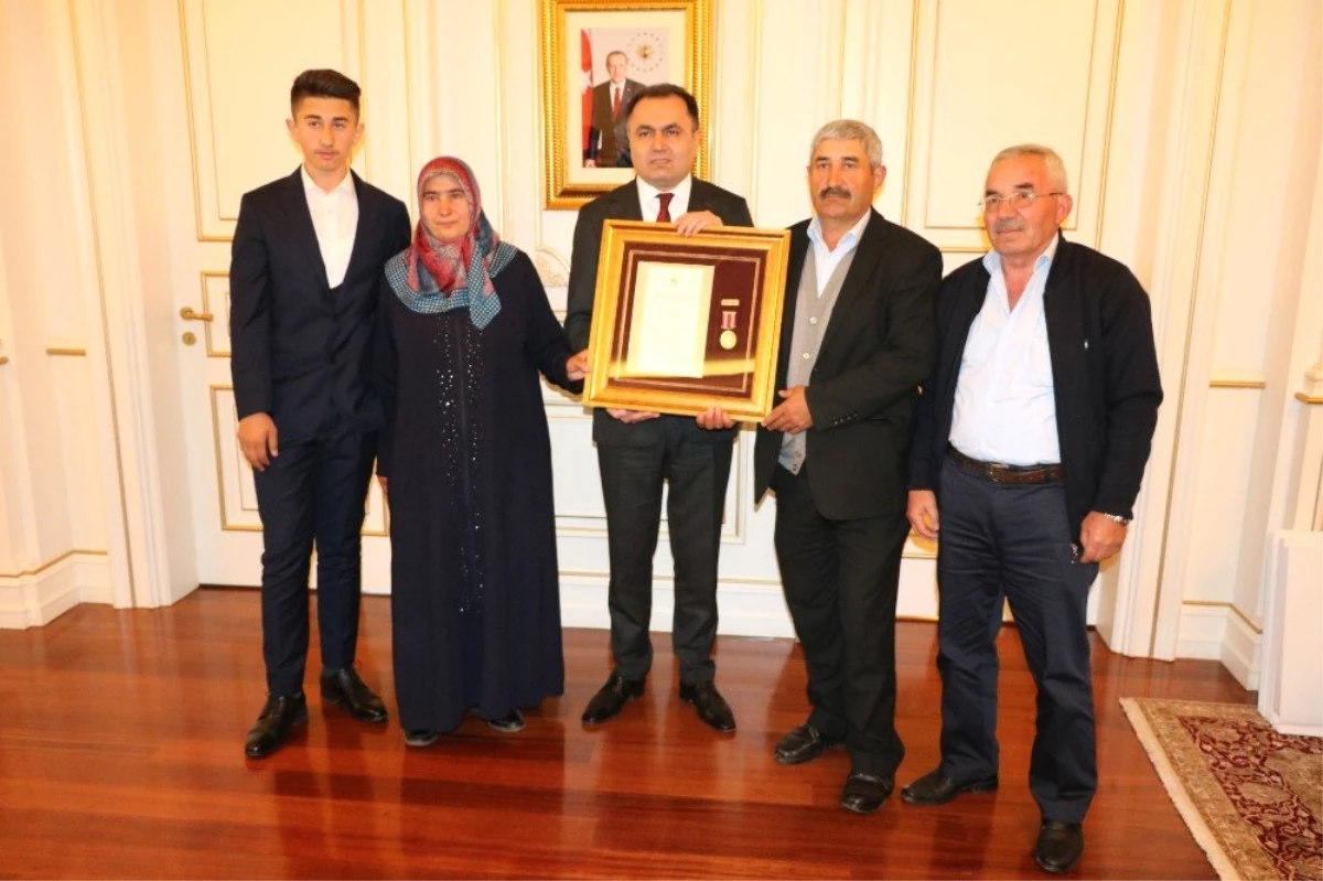 Yozgat\'ta Şehit Ailelerine Devlet Övünç Madalyası ve Beratı Verildi