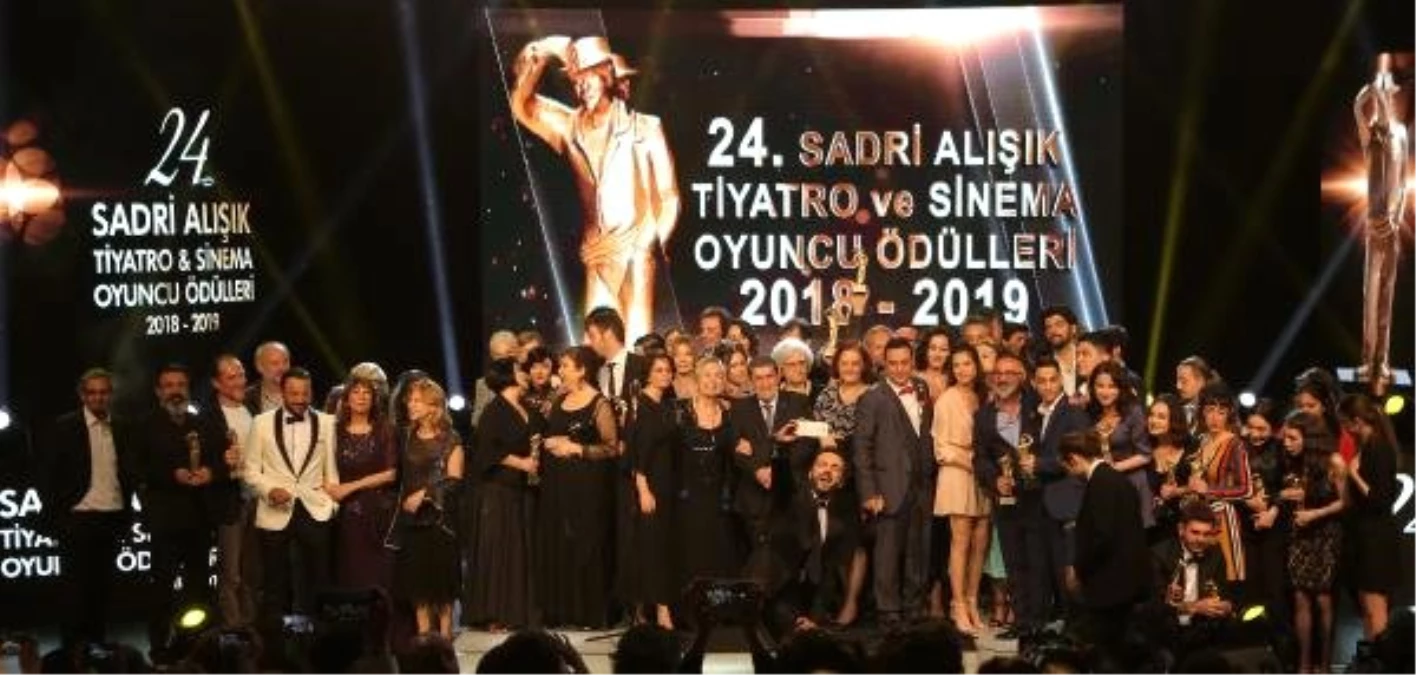 24. Sadri Alışık Sinema ve Tiyatro Oyuncu Ödülleri Sahiplerini Buldu