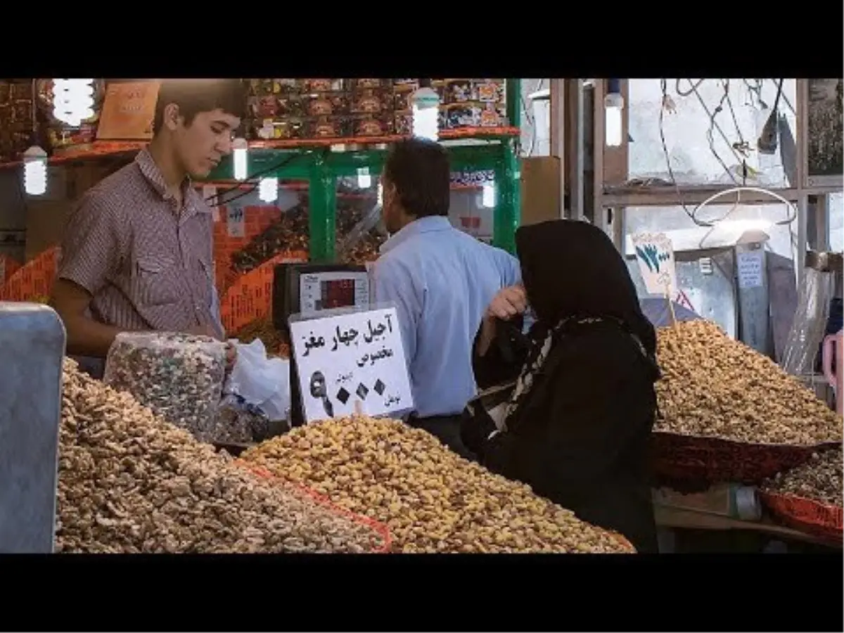 ABD Yaptırımları İran\'da İftar Sofralarını Vurdu: Kırmızı Etin Kilosu 160 TL\'ye Çıktı