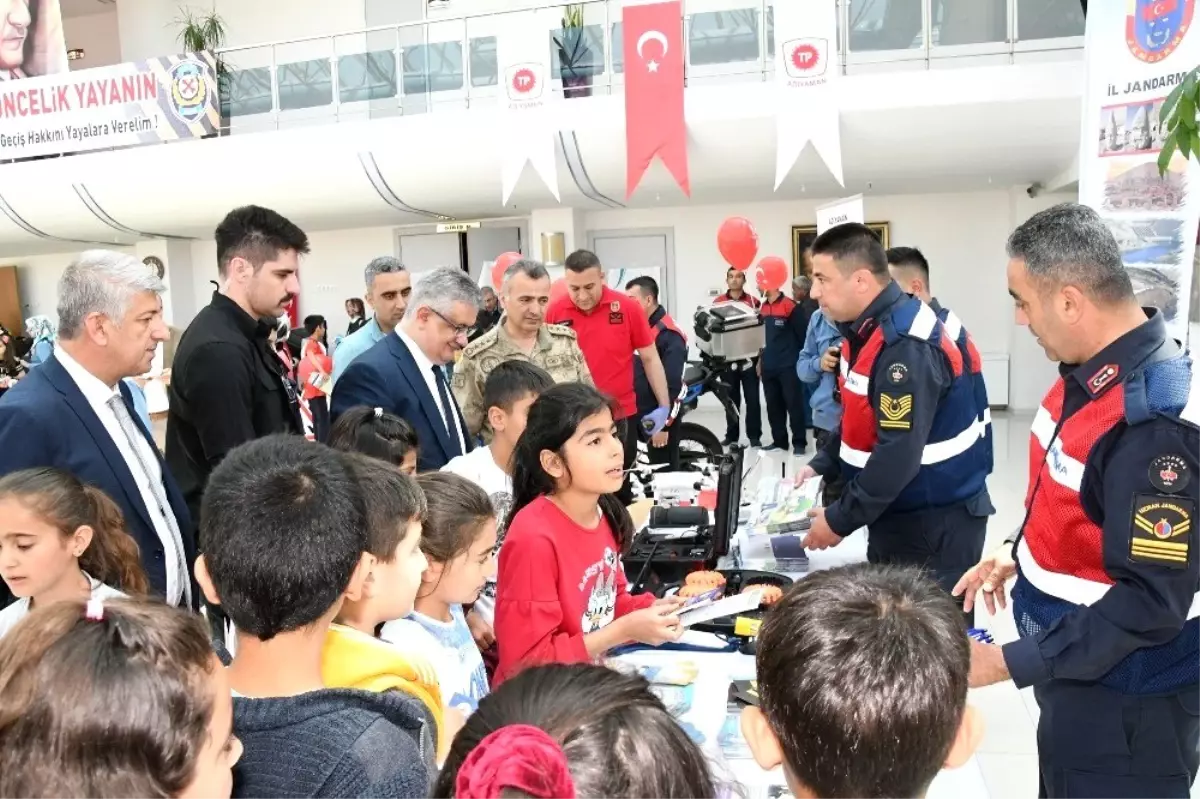 Adıyaman\'da Trafik Haftası Kutlandı