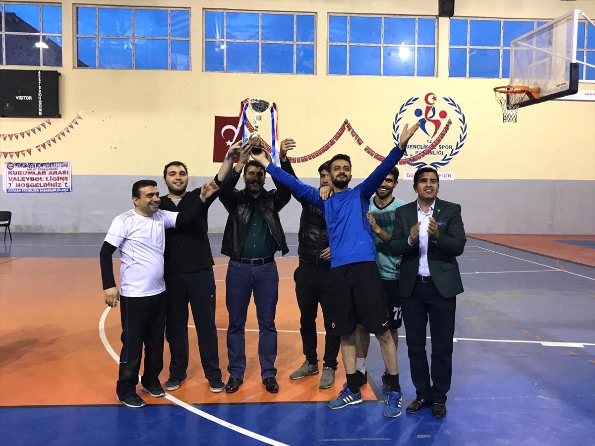 Ahlat\'ta Kurumlar Arası Voleybol Turnuvası