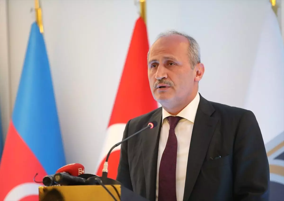 Bakan Turhan Tdmmb ve Türksoy\'un İftar Yemeğine Katıldı