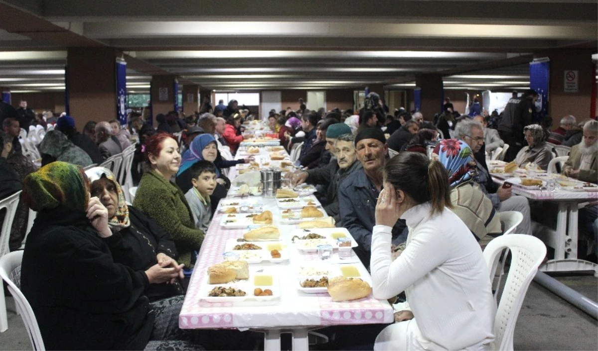 Başkan Aktaş, Aşevinde Vatandaşlarla İftar Açtı