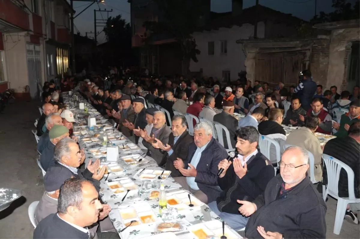 Bigadiç Belediyesinden 1000 Kişilik İftar