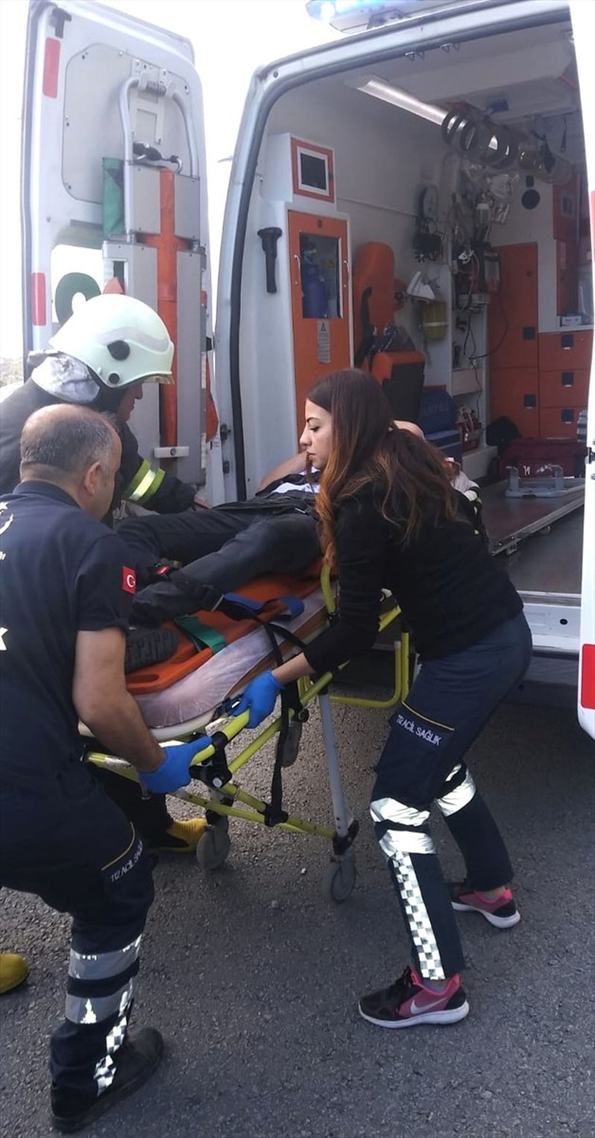 Bodrum\'da Otomobil ile Kamyonet Çarpıştı: 4 Yaralı