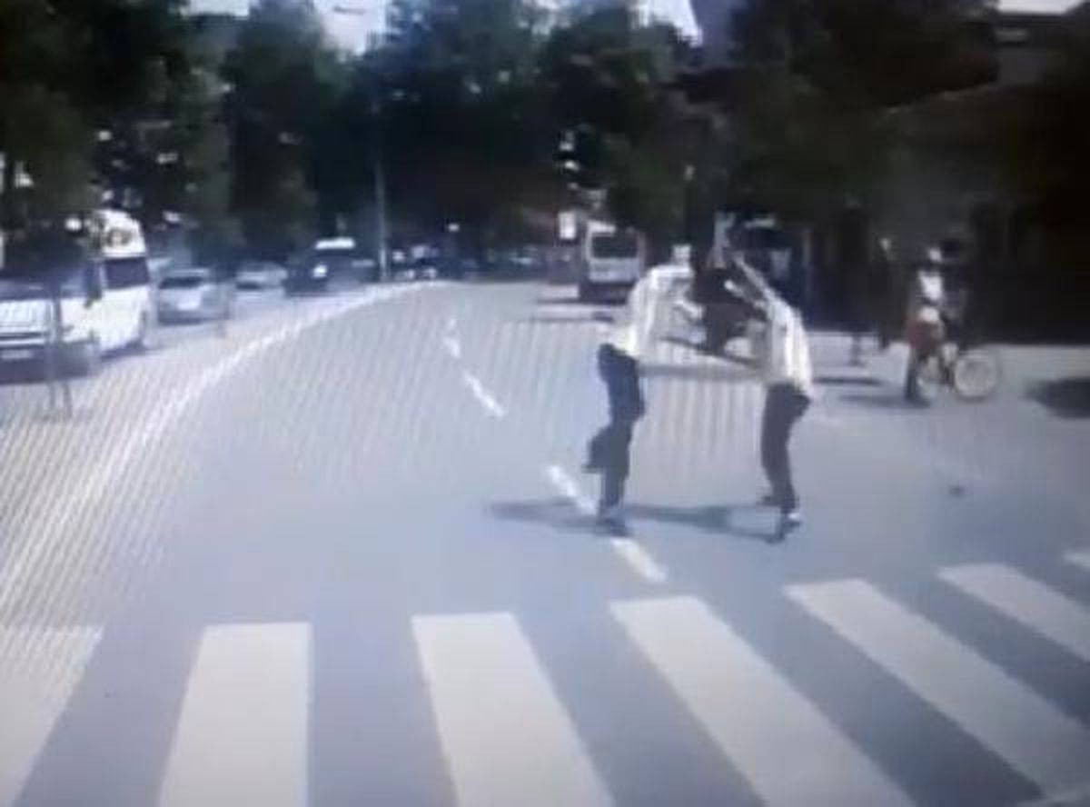 Caddede Karşılaştığı Husumetlisini Bıçaklayarak, Öldürdü (2)