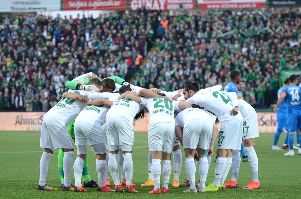 Denizlispor 9 Yıl Sonra Süper Lig\'in Kapısında