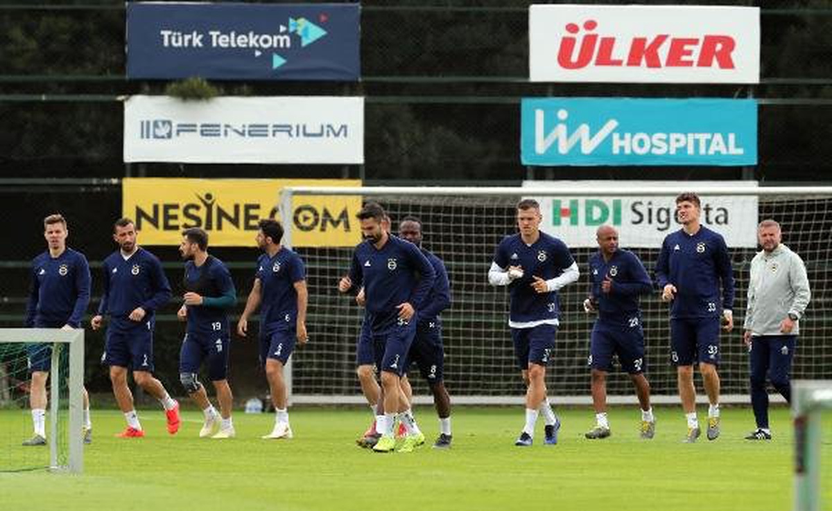 Fenerbahçe\'de Akhisarspor Maçı Hazırlıkları Sürüyor
