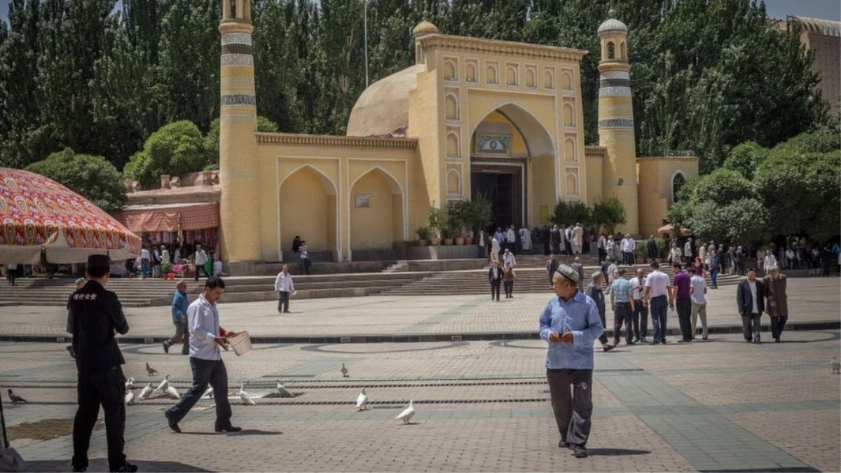 Guardian\'daki Uydu Görüntüleri Çin\'in Sincan Uygur Özerk Bölgesi\'nde Çok Sayıda Caminin Yıkıldığını...
