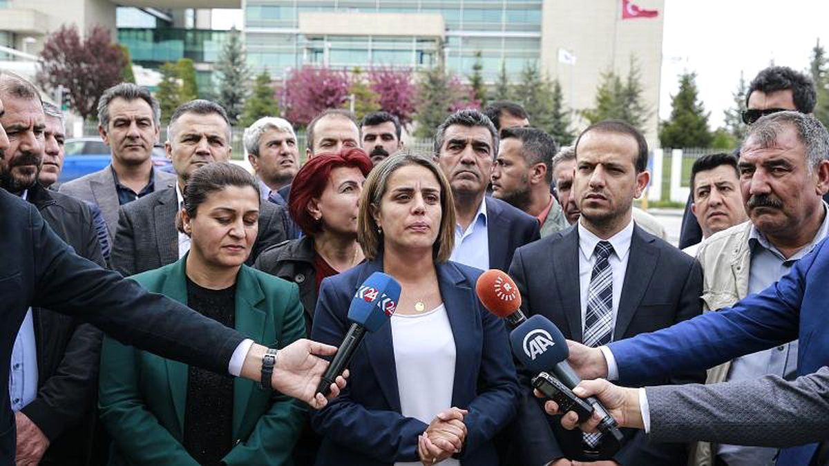 Hdp, Ysk\'nın Khk\'lı Adaylara Mazbata Verilmemesi Kararını Aym\'ye Taşıdı