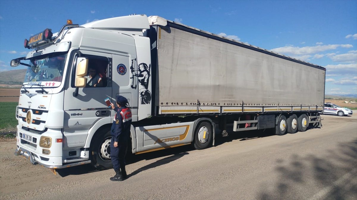 Jandarma Sürücülere Yaya Öncelikli Uygulamayı Anlattı