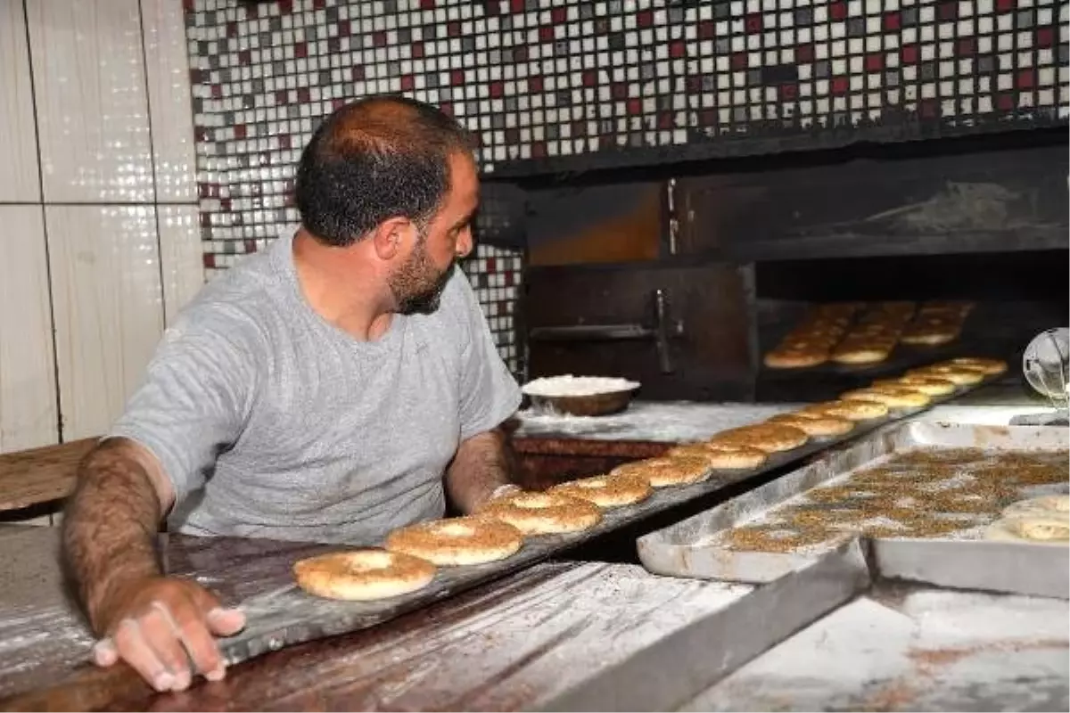 Manisa\'da Ramazan Ayının Vazgeçilmezi Taban Simidi