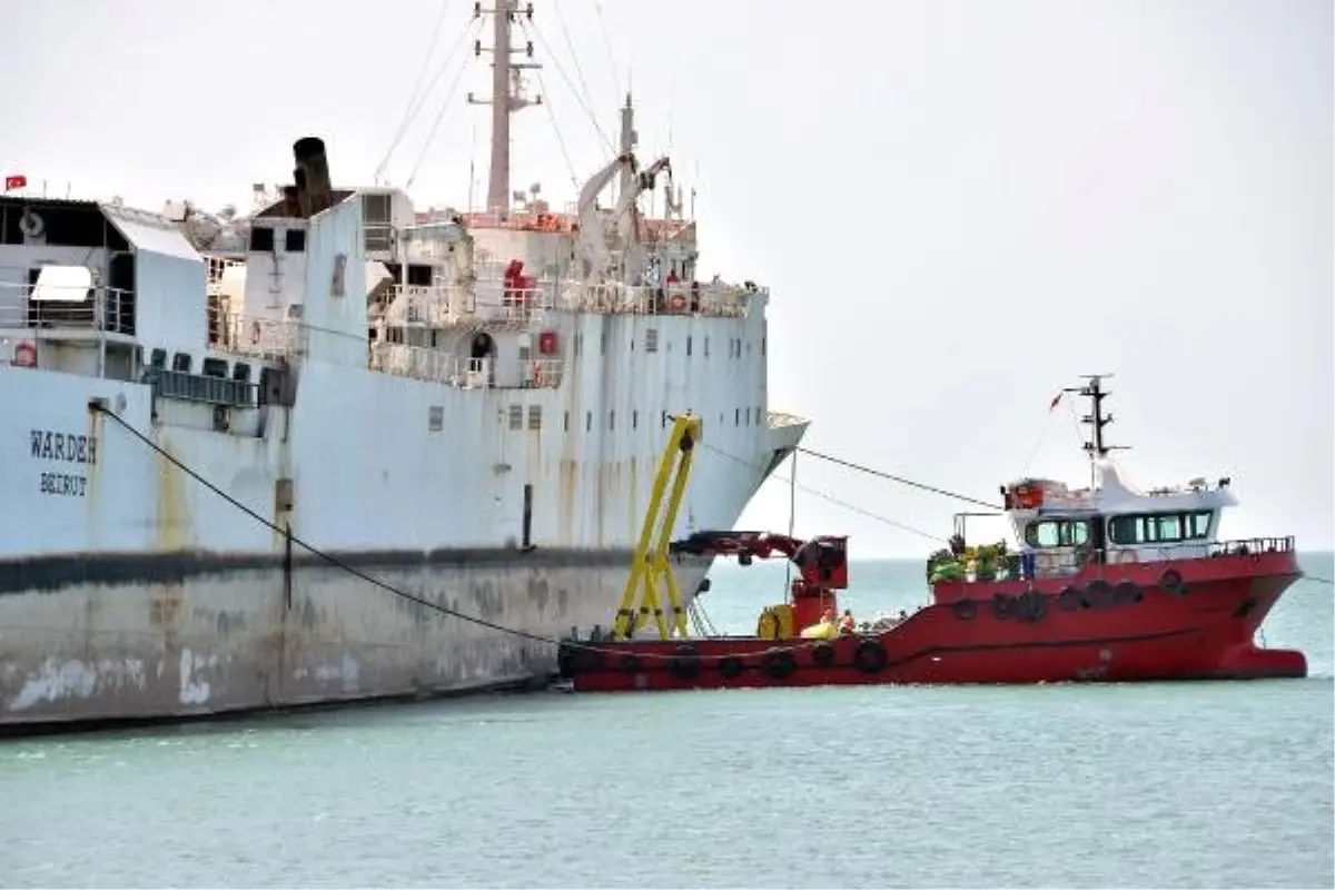 Mersin\'de Karaya Oturan Gemiyi Kurtarma Çalışmaları Sürüyor