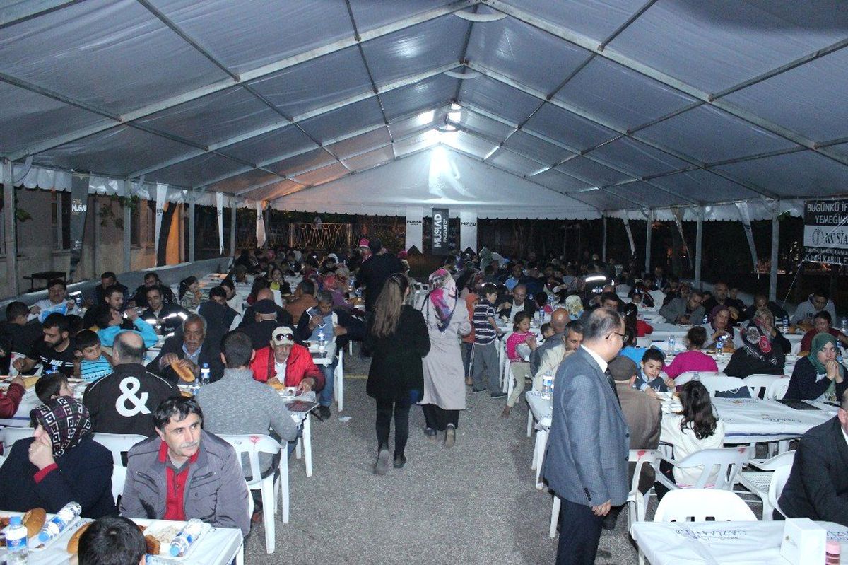 Müsiad Başkanı ve Yönetim Kurulu Üyeleri İftarda Buluştu