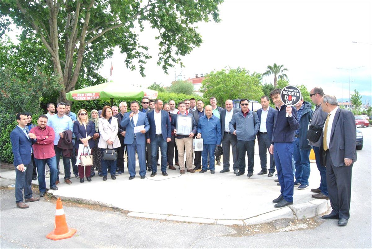 Okulda Öldürülen Müdürün Şehit Sayılmasını İstiyorlar