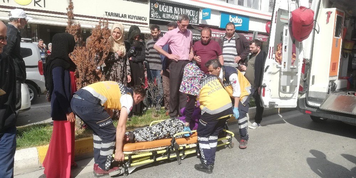 Otomobilin Çarptığı Yaya Yaralandı