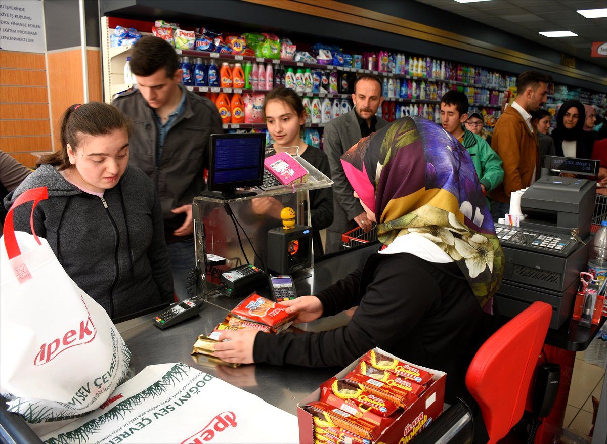 Özel Öğrenciler Markette Alışveriş Yaptı