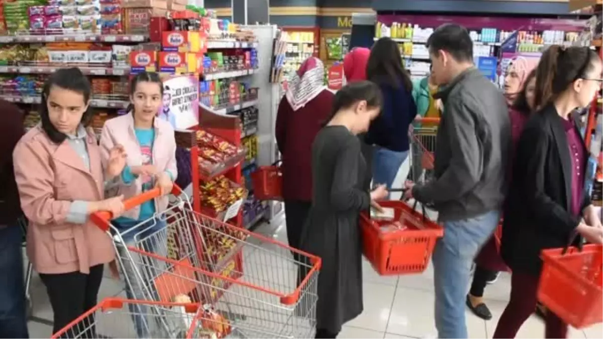 Özel Öğrenciler Markette Alışveriş Yaptı