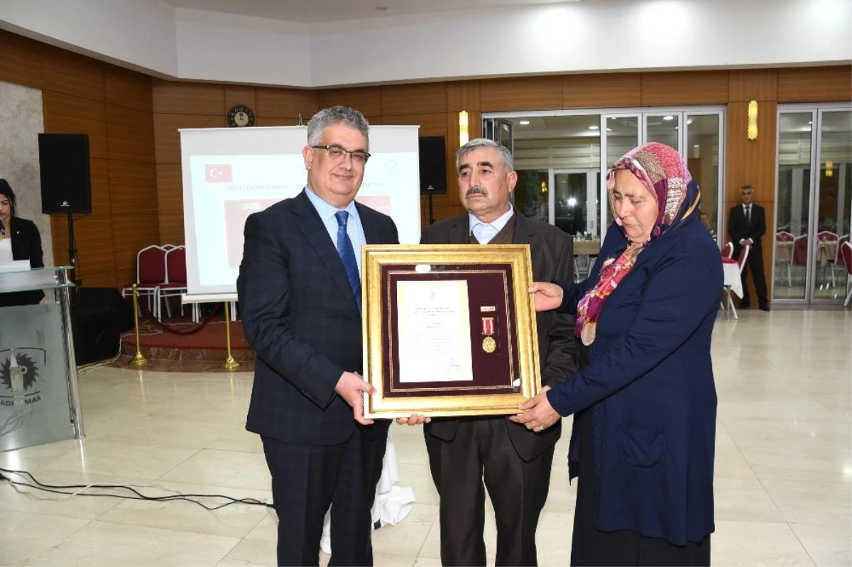 Şehit Aileleri ve Gazilere Devlet Övünç Madalyası