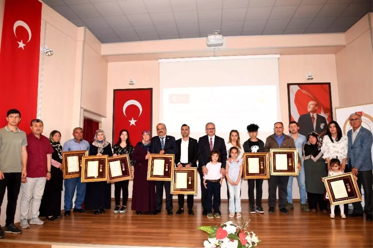 Şehit Yakınları ve Gazilere Övünç Madalyası