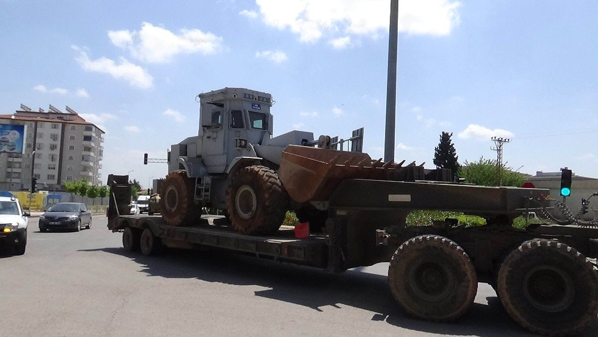 Suriye\'ye Zırhlı İş Makinesi Sevkıyatı