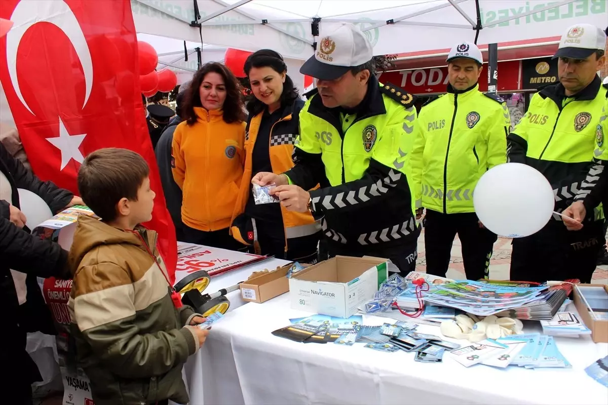 Sürücüler Artık Yayalara Yol Veriyor"