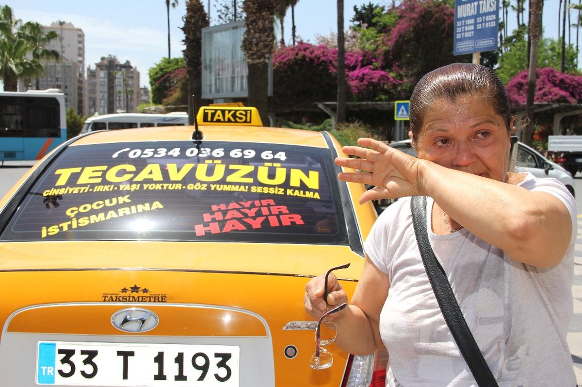 Taksisinin Camındaki Yazı Görenleri Ağlattı