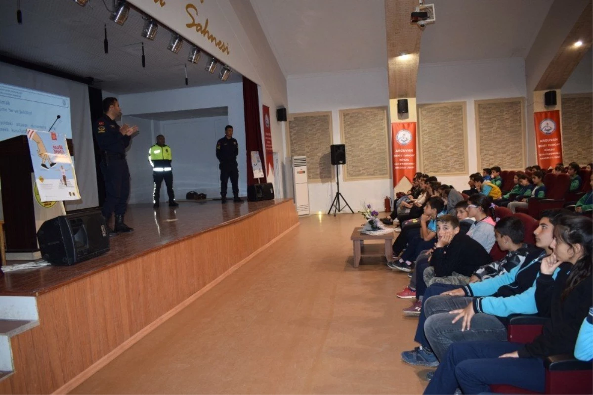 Arguvan\'da Öğrencilere Trafik Eğitimi Verildi