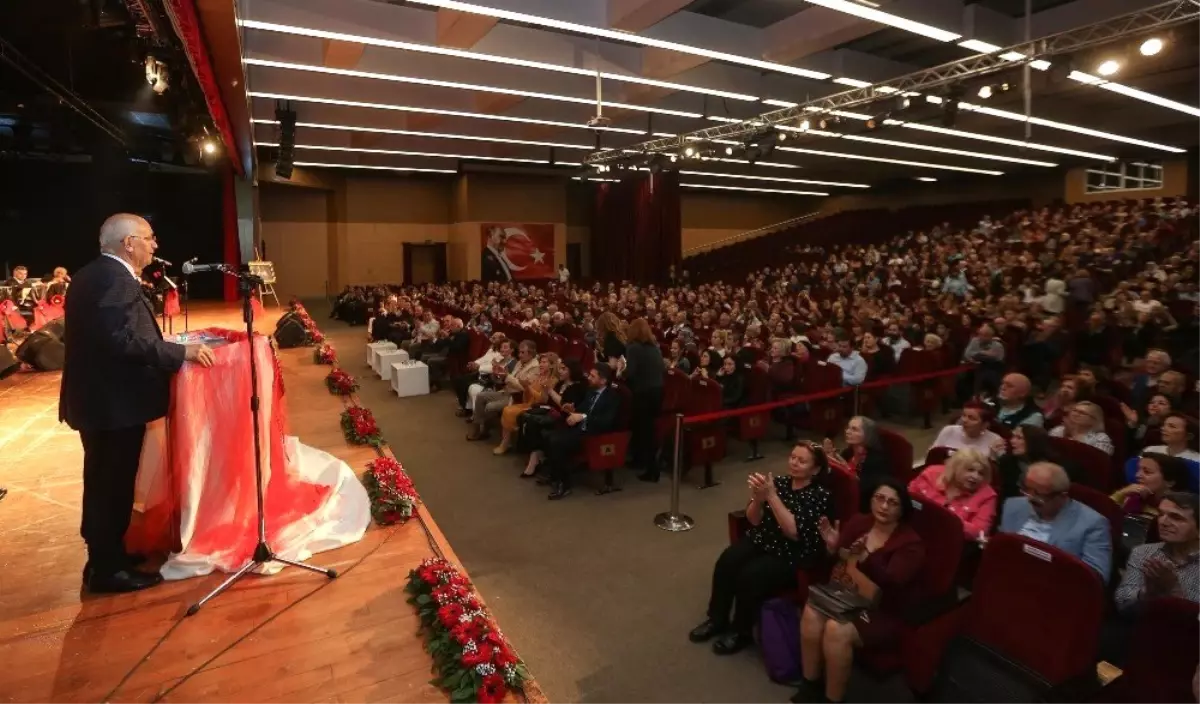 Ayşe Taş Otistik Çocuklar İçin Sahne Aldı