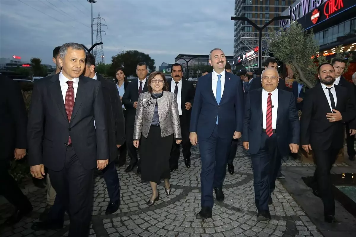 Bakan Gül, Gazianteplilerin İftarına Katıldı